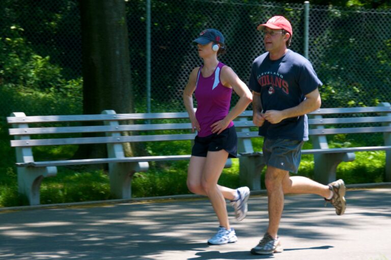 Making Gains on Valentine’s Day: Couple Workouts