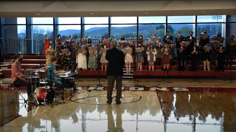 Roanoke College Choir and Oriana Singers Present “Off-Broadway, On Campus”