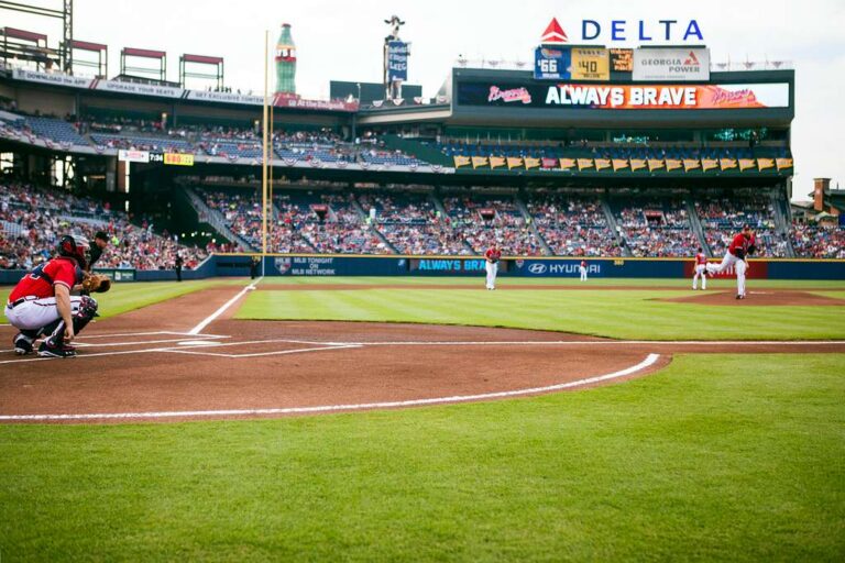 Astros and Braves Go Back and Forth in World Series