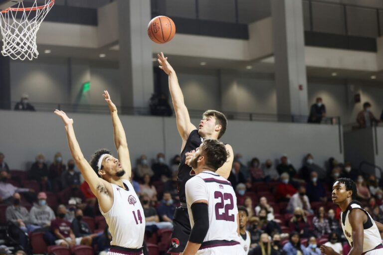 Men’s Basketball Garners National Attention