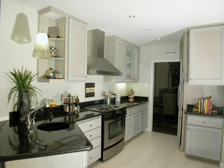 Communal Kitchens and Why I Hate Them
