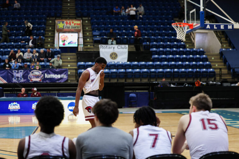 Roanoke Basketball Puts up Solid Performance in Tournament